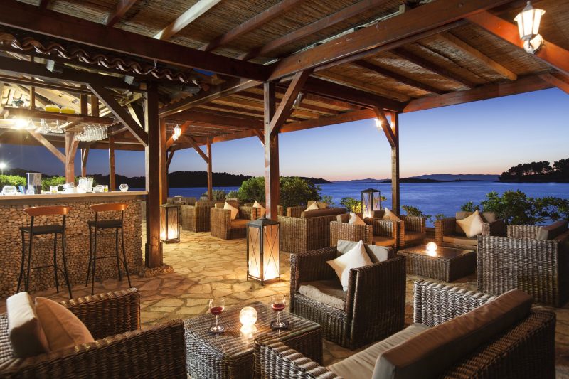 alh_vista_mare_beach_bar_night_01